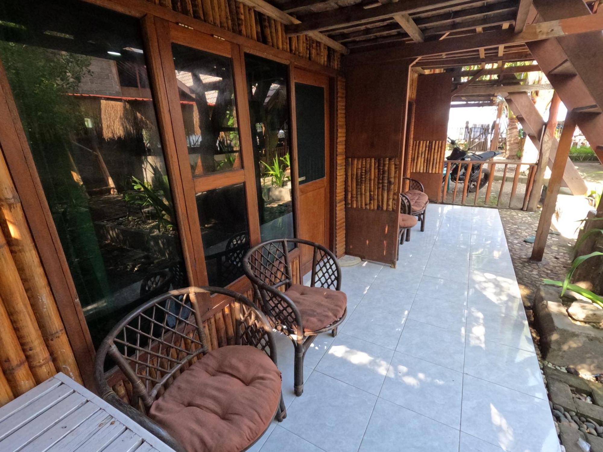 Maryan Moyo Bungalows & Resto Moyo Island Екстер'єр фото