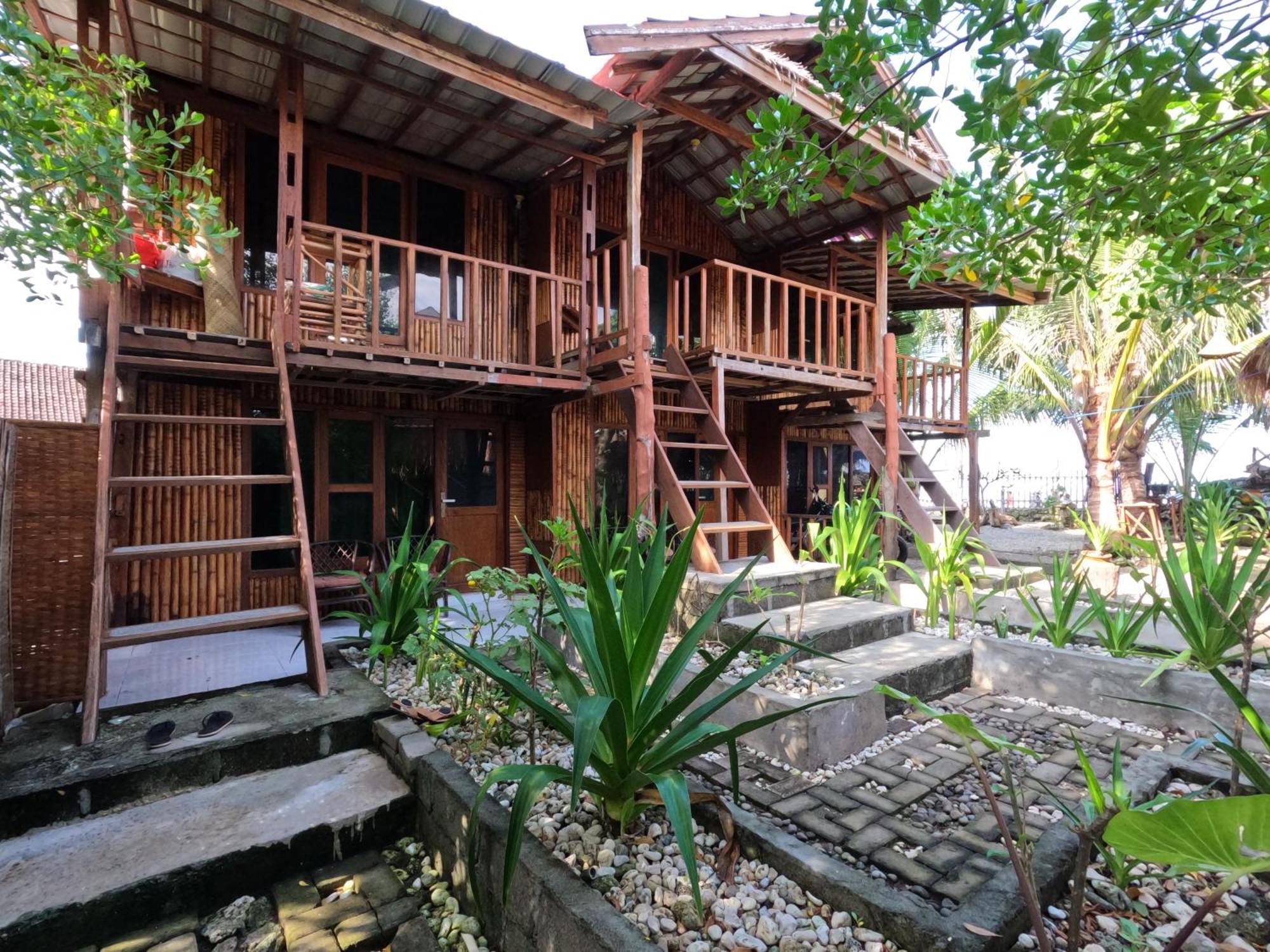 Maryan Moyo Bungalows & Resto Moyo Island Екстер'єр фото