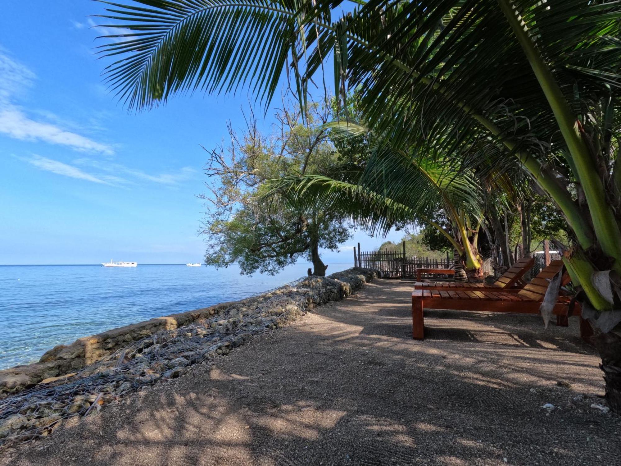 Maryan Moyo Bungalows & Resto Moyo Island Екстер'єр фото