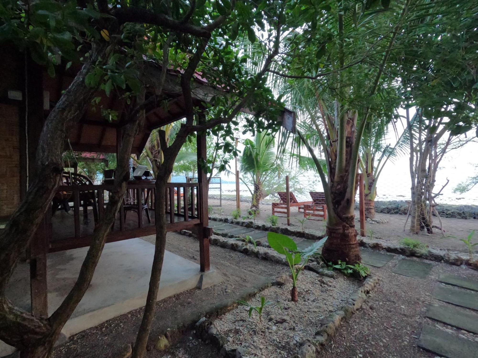 Maryan Moyo Bungalows & Resto Moyo Island Екстер'єр фото