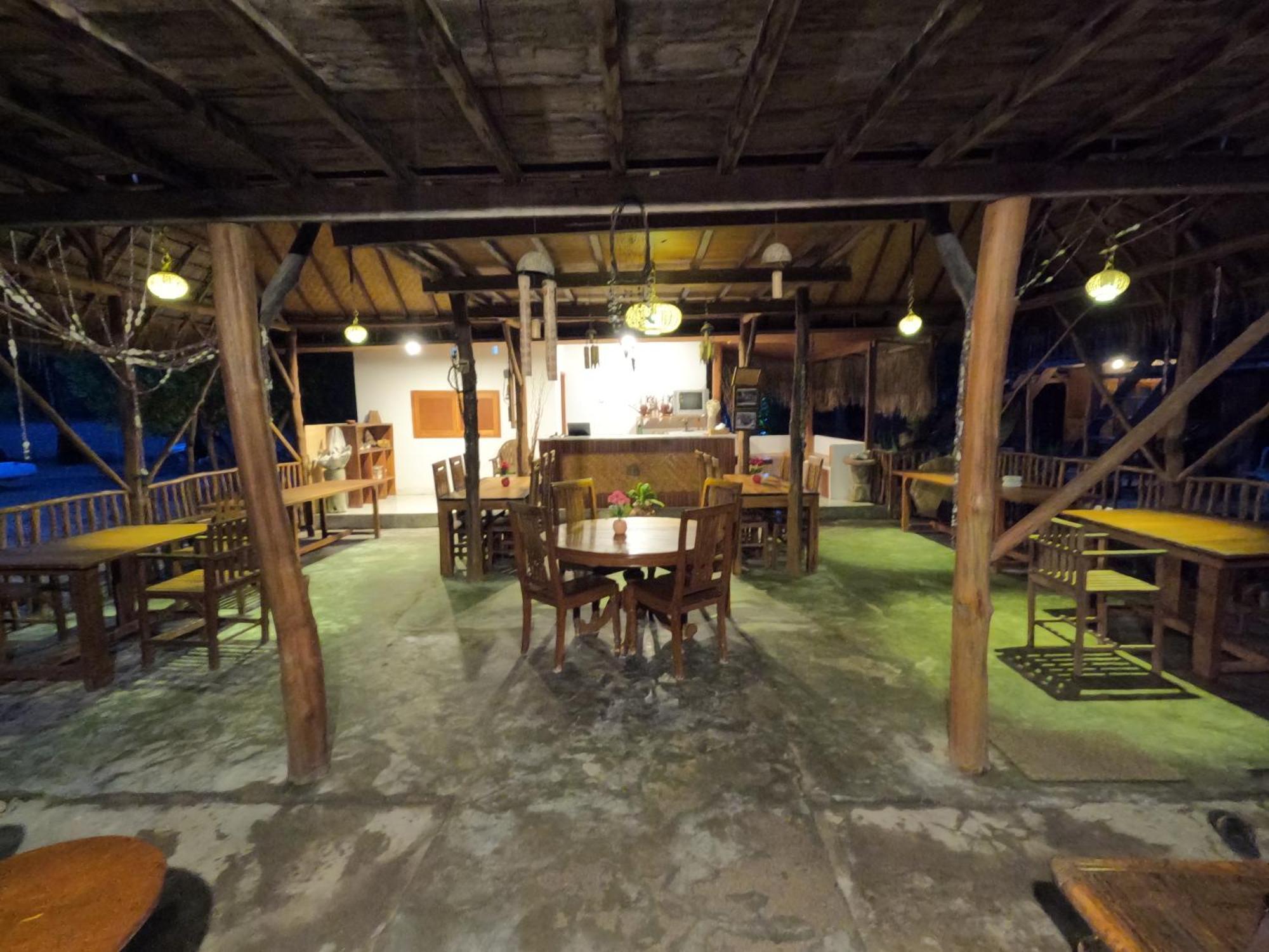 Maryan Moyo Bungalows & Resto Moyo Island Екстер'єр фото