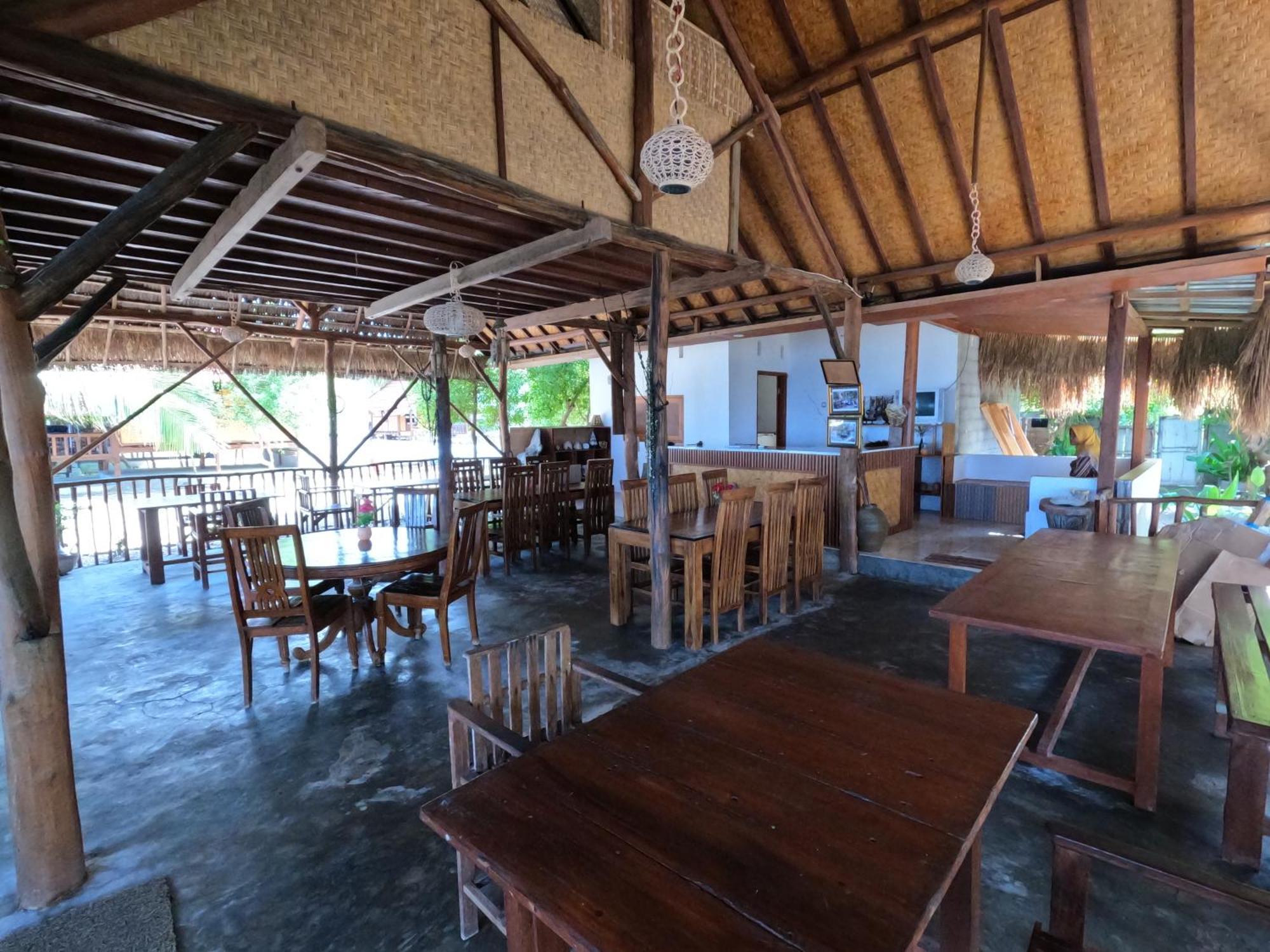 Maryan Moyo Bungalows & Resto Moyo Island Екстер'єр фото